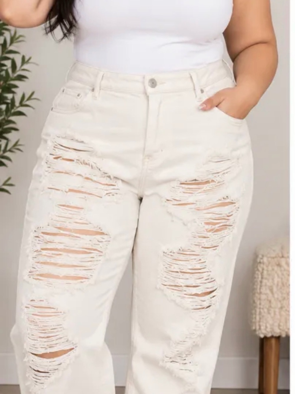 Khloé Made Me Do It – Good American Distressed Jeans NWT